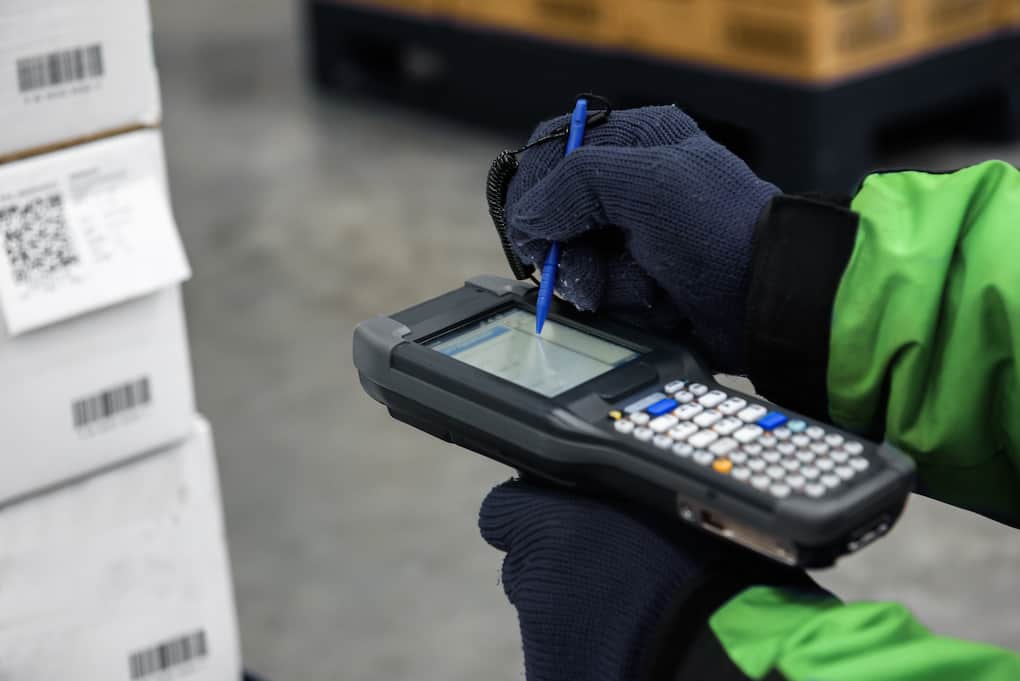 How RF Scanners Can Improve Your Warehouse Extensiv